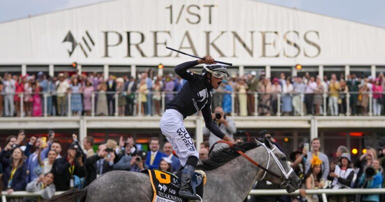 urlhttps3A2F2Fcalifornia times brightspot.s3.amazonaws.com2F302F012F1e12cb5c459c8974de17f186c8cb2Faptopix preakness horse racing 97504